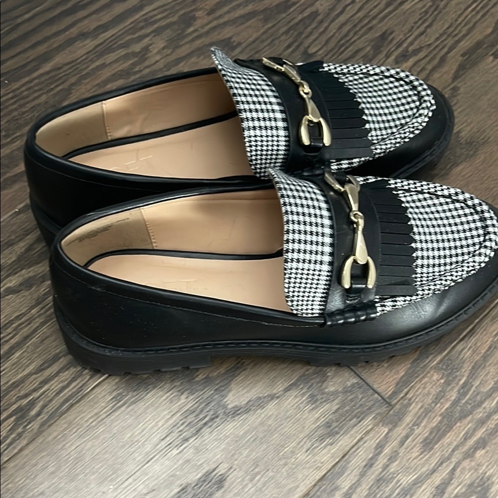 Black and White Houndstooth gold detail Women's Loafers 6.5
